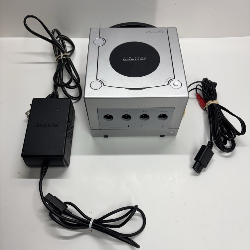 Nintendo GameCube Platinum Console Silver DOL-101 Tested with Power/AV Cords